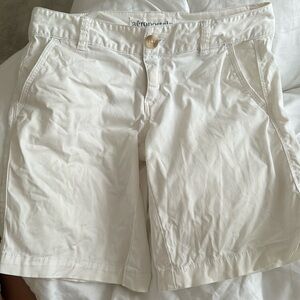 Aeropostale white Bermuda shorts